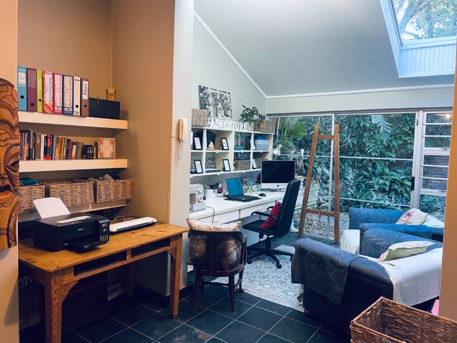 To Let 4 Bedroom Property for Rent in Bonza Bay Eastern Cape